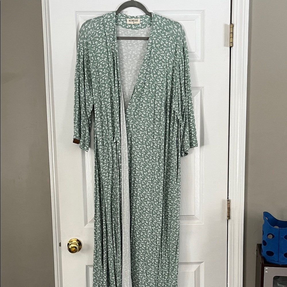 Nesting Olive Dress Robe with Floral Print